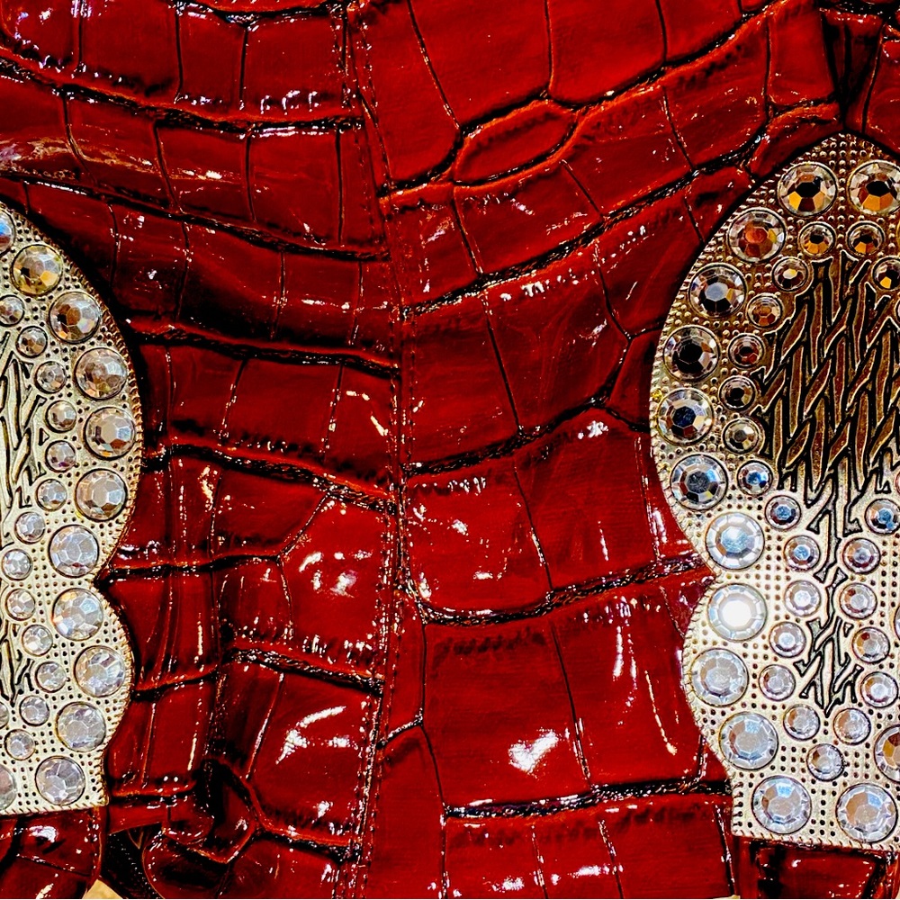 Fashionable hand bag with diamond look, beautiful.